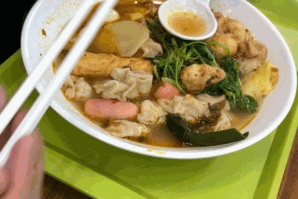 刁四麻辣燙