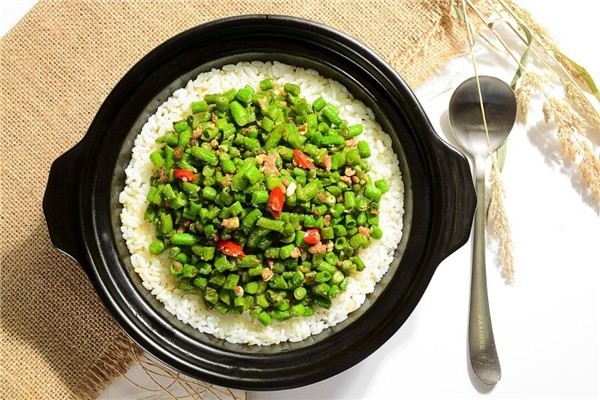 四季香煲仔飯加盟
