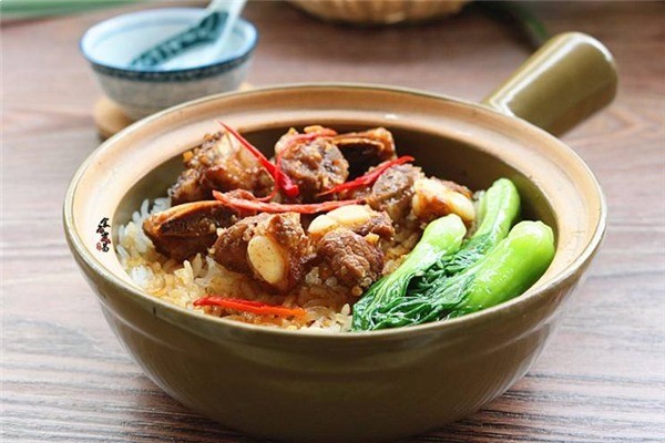 王小二金牌煲仔飯加盟
