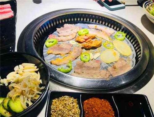 李家村烤肉店