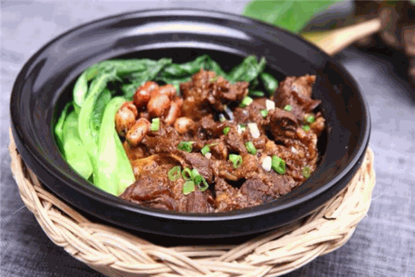 愛培克煲仔飯加盟