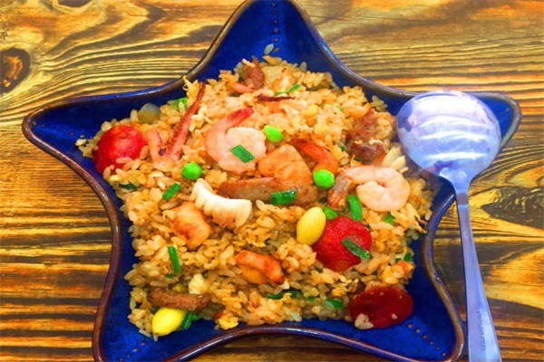 光頭強(qiáng)海鮮炒飯加盟