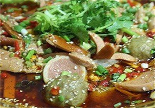 阿巴多骨湯冒菜加盟