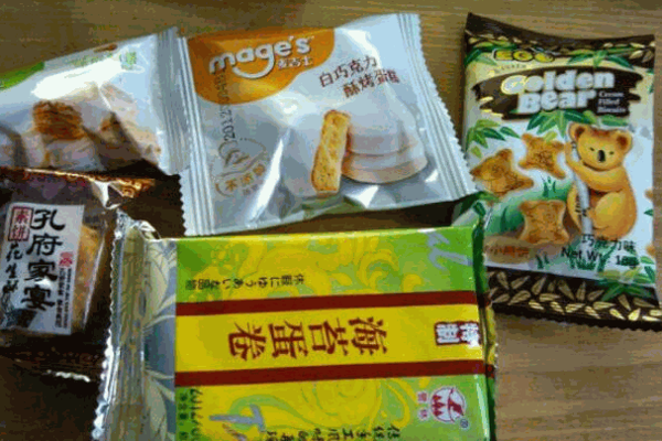 大小愛吃零食