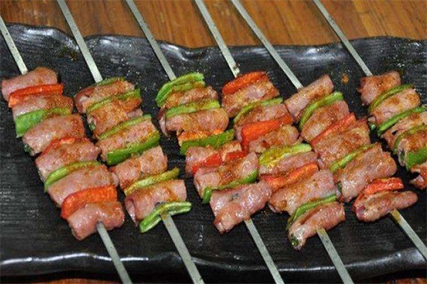 某個(gè)時(shí)間烤串店加盟