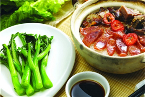 坤弟紫砂煲拌飯加盟