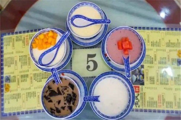 黃氏正軒牛奶甜品店加盟