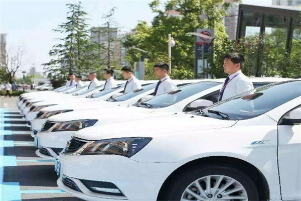 快步網(wǎng)約車加盟