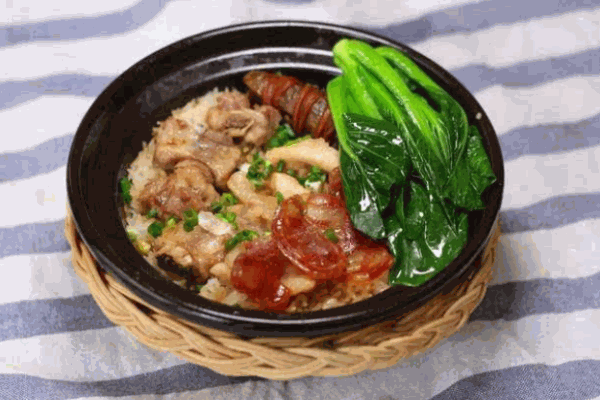 噗火煲仔飯加盟