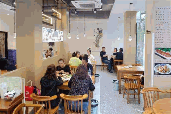 百家鮮自選營養(yǎng)餐廳加盟