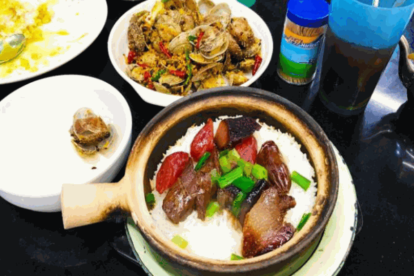 福香阿婆煲仔飯加盟