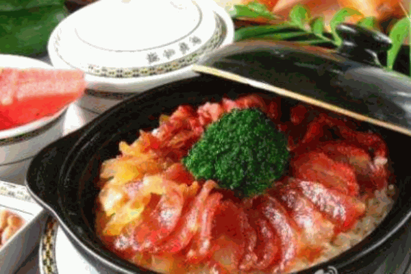 福香阿婆煲仔飯加盟