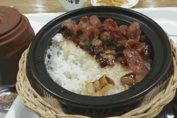 社會(huì)王煲仔飯加盟