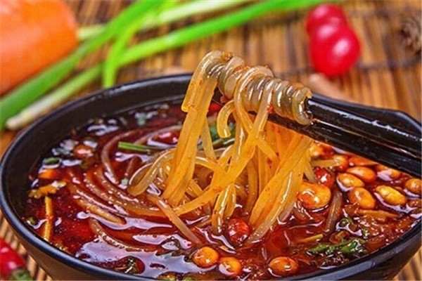 碗紅酸辣粉加盟