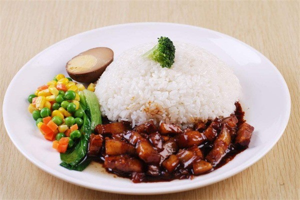 阿耕師臺灣鹵肉飯快餐加盟