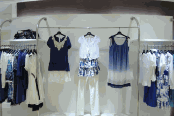 依佳依女裝加盟