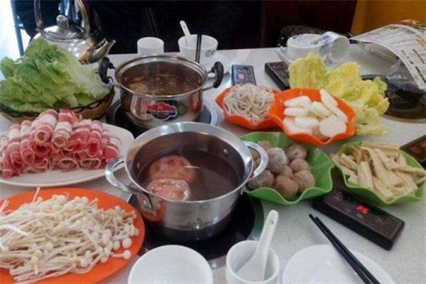 趣撈回轉自助涮涮鍋加盟
