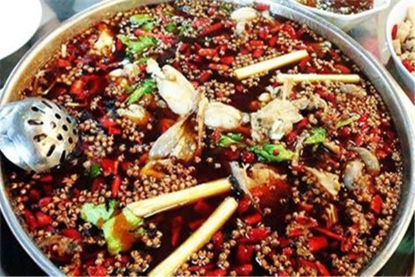 魚(yú)小貓火鍋加盟