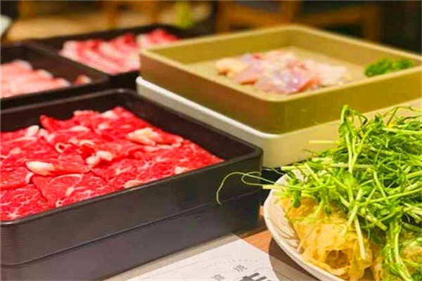 momo牧場(chǎng)火鍋加盟