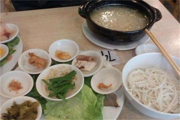 老滇過(guò)橋米線加盟