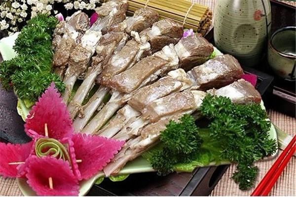 三品四季農(nóng)莊順德特色火鍋加盟