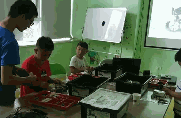 Hoona呼吶機器人教育加盟