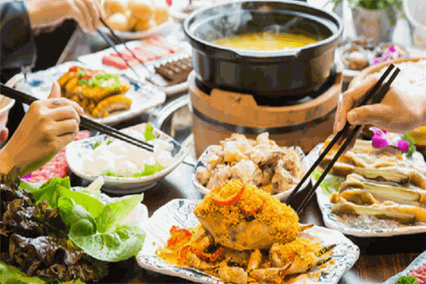 溪香記港式打邊爐加盟