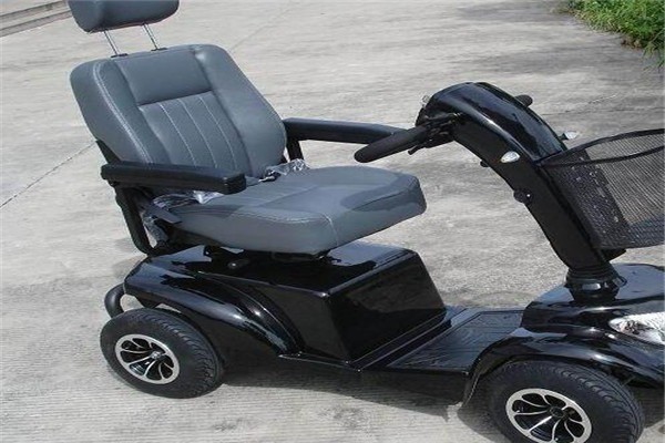 斯途瑪老年電動(dòng)車加盟