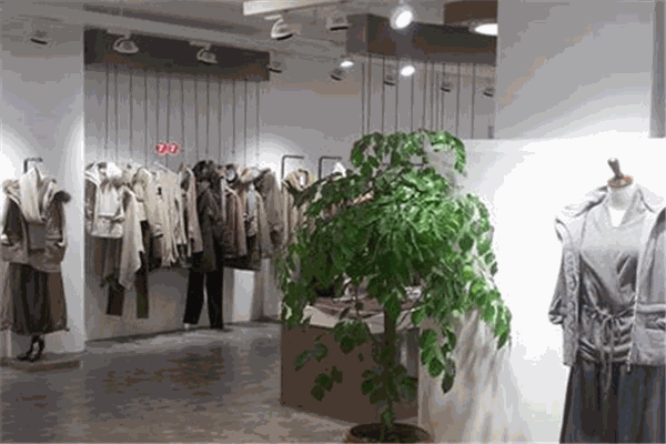 可明外貿(mào)服裝加盟