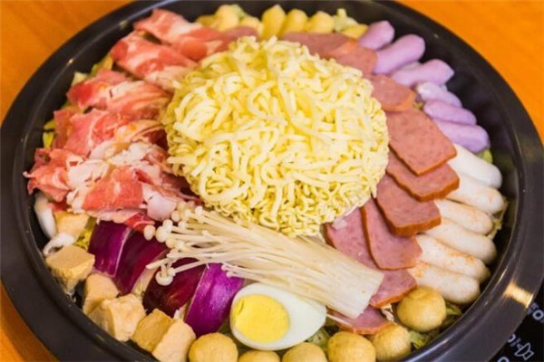 年糕媽媽韓國(guó)火鍋加盟