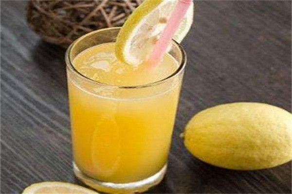 四季茶飲加盟