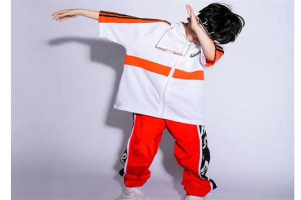 依愛夫游戲服童裝加盟