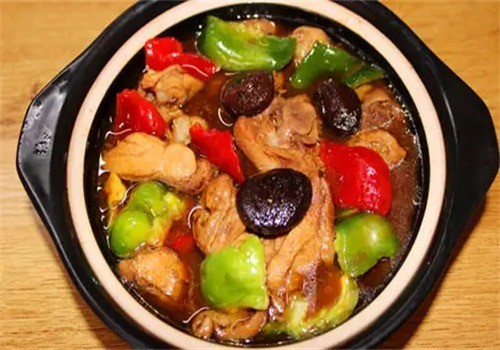 燴昌百味黃燜雞米飯加盟