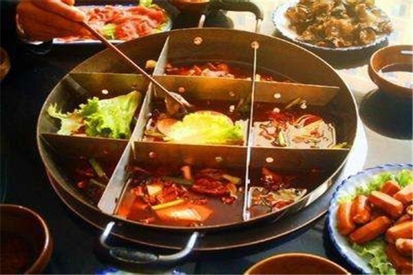 牛圖騰重慶牛肉火鍋加盟