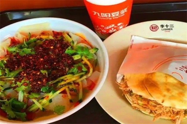 李十二中華名小吃加盟