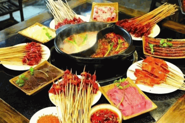 邊走邊擼串串香加盟