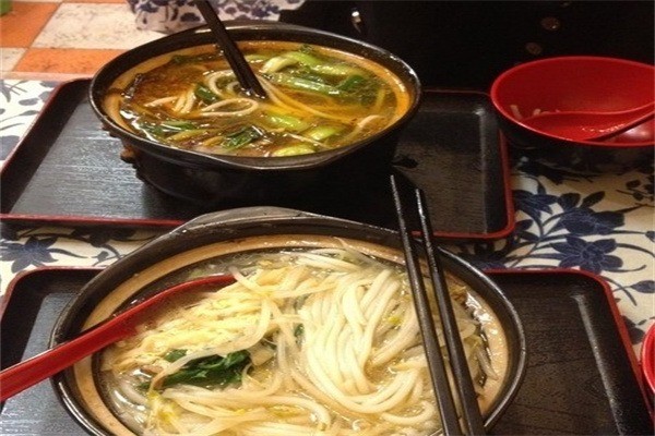 新口味砂鍋米線加盟