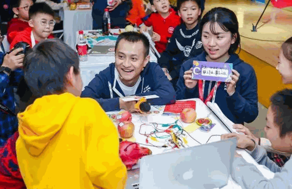 西瓜創(chuàng)客在線少兒編程加盟