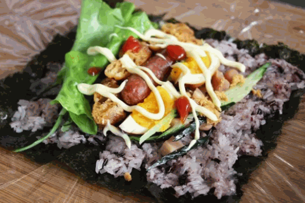 兩只老頭飯團(tuán)加盟