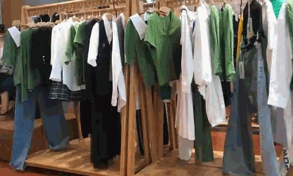 愛依服童裝