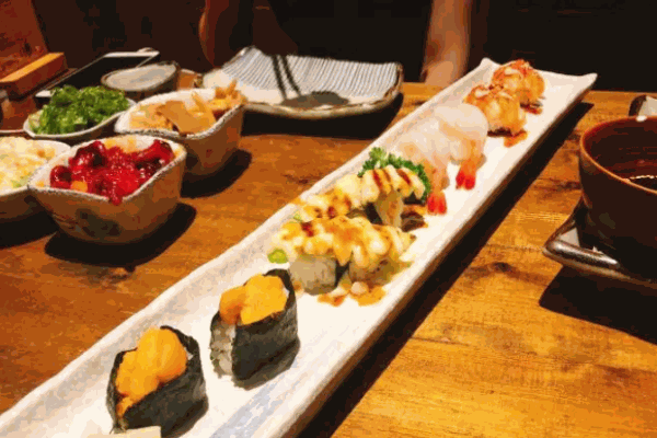 竹風(fēng)燒鳥(niǎo)居酒屋加盟