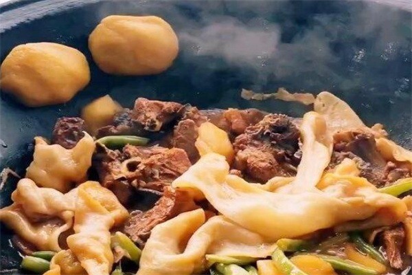 屯老二家農(nóng)家鐵鍋燉加盟