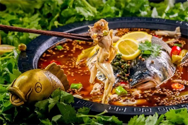 香辣譚魚(yú)頭火鍋店加盟