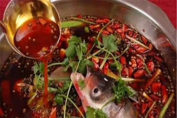 香辣譚魚(yú)頭火鍋店加盟