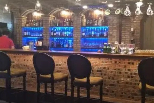 聚時光休閑音樂餐廳加盟