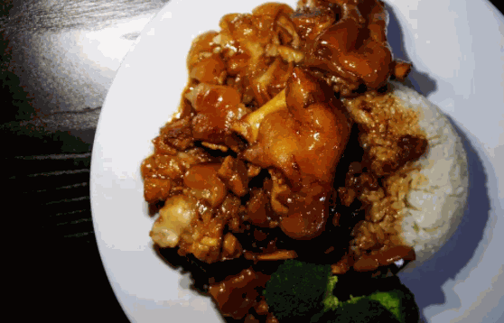 龍牙豬腳飯