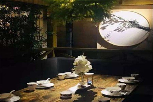 水墨江調(diào)餐酒吧加盟