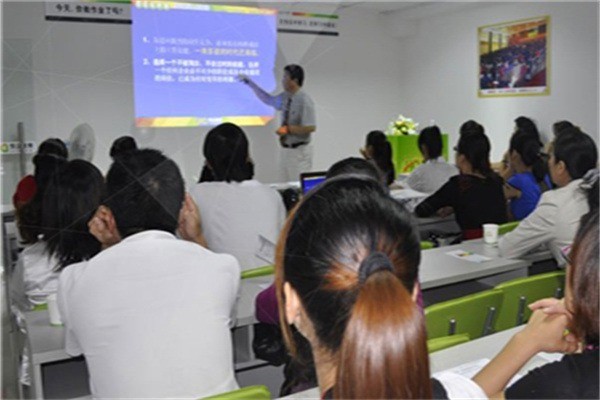 西財(cái)會(huì)計(jì)培訓(xùn)加盟