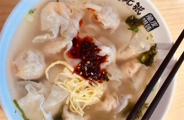 煮元張脆皮餛飩