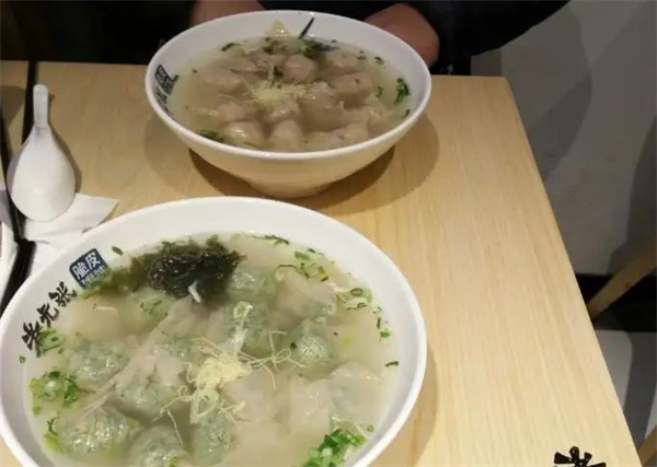 煮元張脆皮餛飩